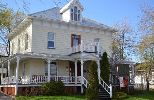 Riviere-du-Loup Regional County Municipality Hostel | Auberge Internationale de Rivière-du-Loup O76381