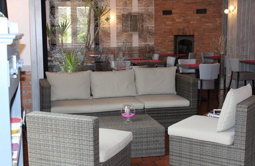 Chataigneraie Cantalienne Hotel | Auberge La Tomette, The Originals Relais