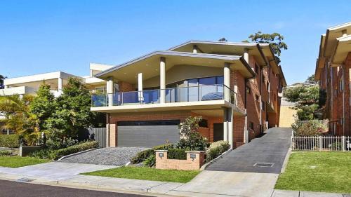 Terrigal House | Aurora Cabarita Close To Beach, Shops, Cafes Accom Holidays