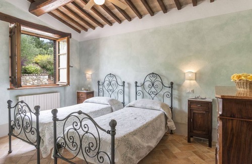 San Casciano dei Bagni House | AURORA AGRITURISMO in San Casciano dei Bagni
