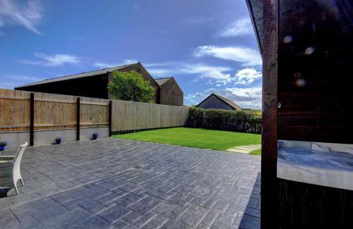 Saint Ola House | Aurora - Self Catering, Kirkwall, Quiet Location with Luxury Hot Tub