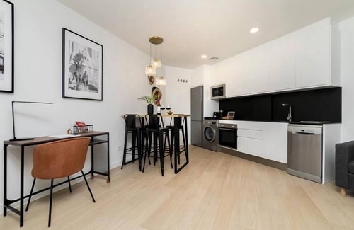 Carabanchel Apartment | Aurora Stays by Charming VI, Apartment for 4 with free parking