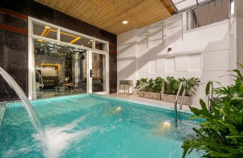Son Tra Villa | Aurora Villa - Near My Khe Beach & City Center by The Key