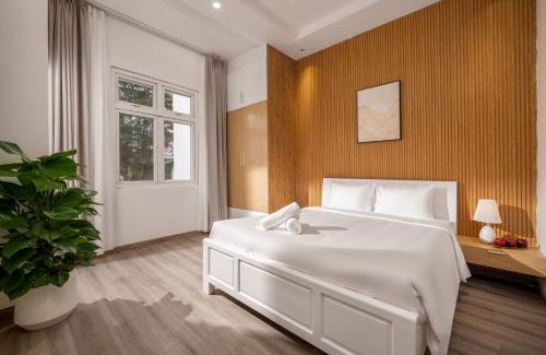 Son Tra Villa | Aurora Villa - Near My Khe Beach & City Center by The Key