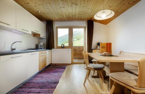 Malles Venosta Apartment | Ausserglieshof Wohnung Weißkugel