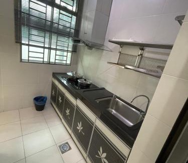 Ulu Tiram House | Austin 55, Corner with Karaoke n BBQ for 16paxs