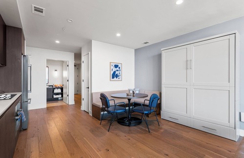 Rainey Street Historic District Condo | Austin Affinity Corner Condo