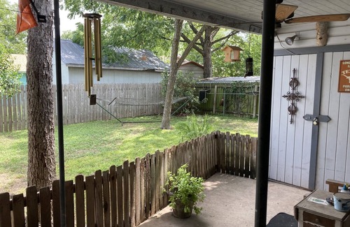 North Loop House | Austin Cottage Close to Downtown