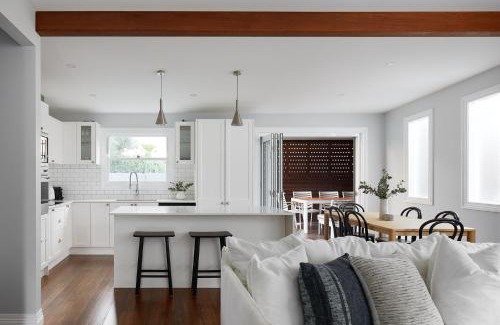 The Junction House | Austin Cottage - Pet friendly!