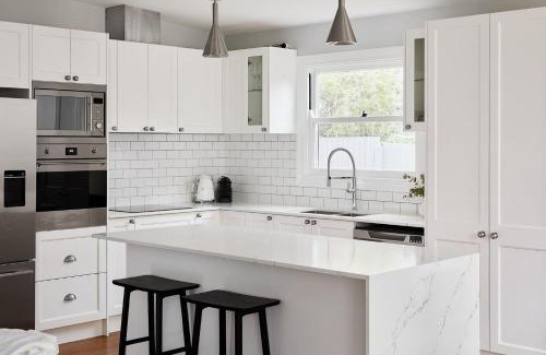 The Junction House | Austin Cottage - Pet friendly!