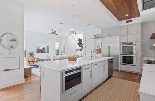 South River City House | Austin Luxury + Private Pool - Chelsea Oak I