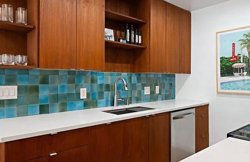 Travis Heights Condo | Austin Modern on Lady Bird Lake, kayak or paddleboard, Fast Google Fiber