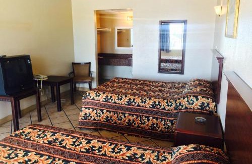Walnut Forest Hotel | Austin Motor Inn