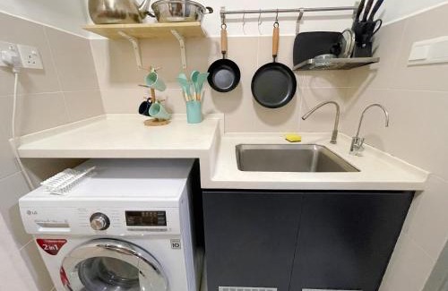 Taman Mount Austin Apartment | Austin Regency High 2-5pax Netflix