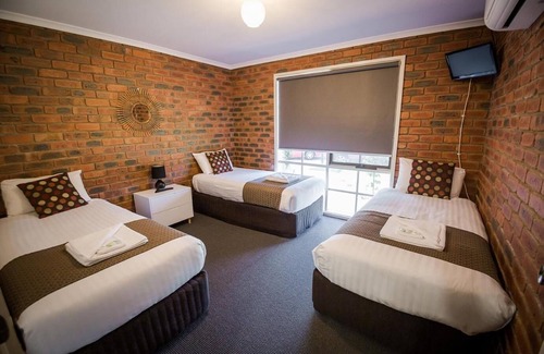 Swan Hill Hotel | Australian Settlers Motor Inn