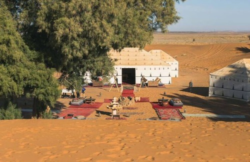 Taouz RV Rental | Authentic berber tents surrounded by raw nature in Sahara