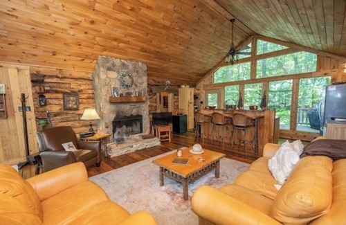 Oakland Cabin | Authentic Cabin in the Woods!