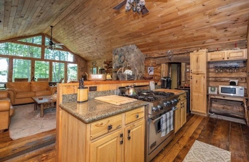 Oakland Cabin | Authentic Cabin in the Woods!