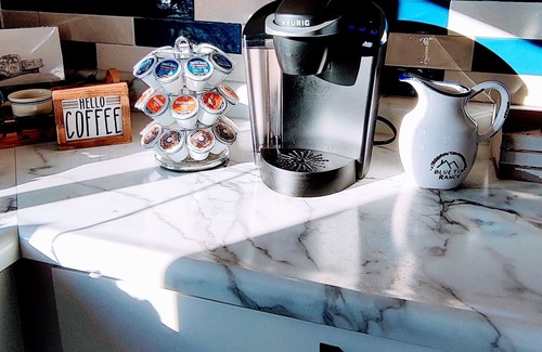 Burbank Cottage | Authentic country living in South Dakota- Close to I-29