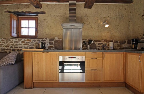 Hudimesnil Cottage | Authentic restored cottage with peaceful pond and pets allowed