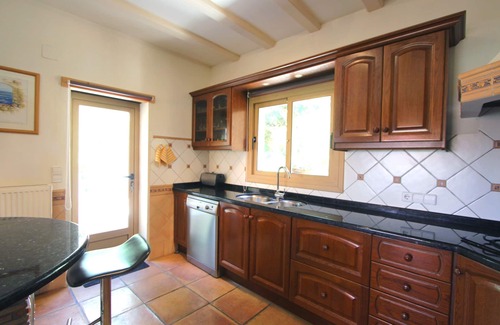 Urbanitzacio la Fustera Villa | Authentic villa,AC,WIFI,private pool,tropical garden,very private,near seaside