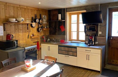 Le Chalmieu Apartment | authentique logement de colpoteur