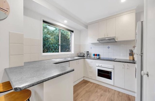 Bright Apartment | Autumn Grove 4, Bright