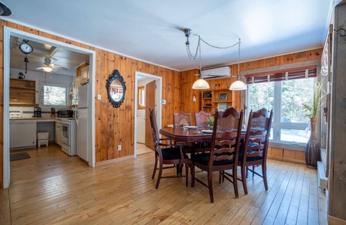 Matawinie Regional County Municipality Apartment | Aux Grands Pins|Beach & Kayaks |HotTub |Playground