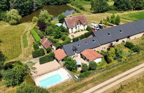 Chateau-Chervix House | Aux Détours de l’Étang : La Bergerie and its Swinning pool
