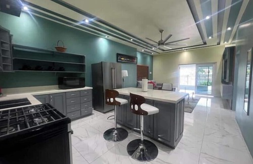 Saint Andrew House | Ava’s Luxury Suite 2BR -Pool