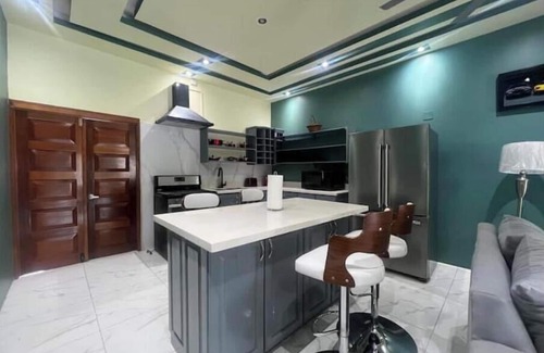 Saint Andrew House | Ava’s Luxury Suite 2BR -Pool