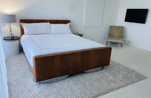Palm Springs Condo | Availability for 2025 Beautiful 7 Lakes County Club