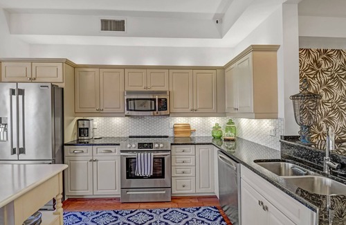 Redevelopment Area Condo | Available Spring Summer 2025! Close to Downtown Naples and the beach!