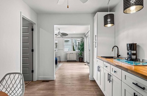 Avalon House | AVALON CLOSE TO BEACH 5 BEDRM 4 BATHS SLEEPS 14
