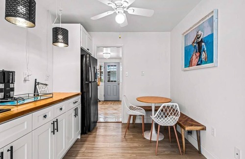 Avalon House | AVALON CLOSE TO BEACH 5 BEDRM 4 BATHS SLEEPS 14