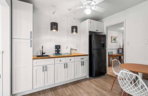 Avalon House | AVALON CLOSE TO BEACH 5 BEDRM 4 BATHS SLEEPS 14