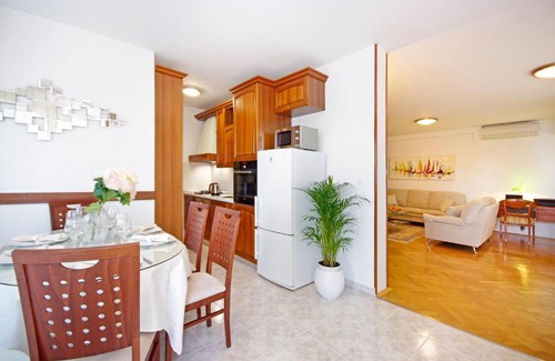 Bacvice Apartment | Avantgarde Suites