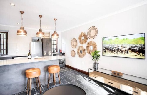 Stellenbosch Apartment | Avemore Orchard Apartment - amazing views where R&R is the name of the day.