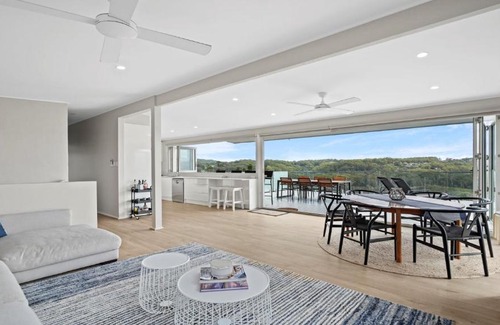 Avoca Beach House | Avoca Blue Beach House
