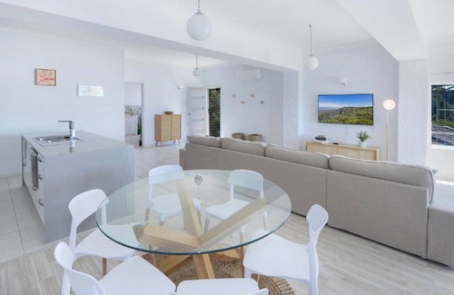 Avoca Beach House | Avoca View - Apartment With Fabulous Views