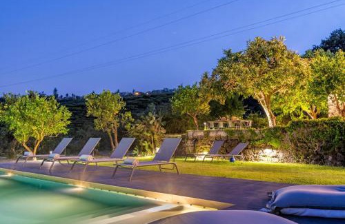 Coste House | Avocado Garten