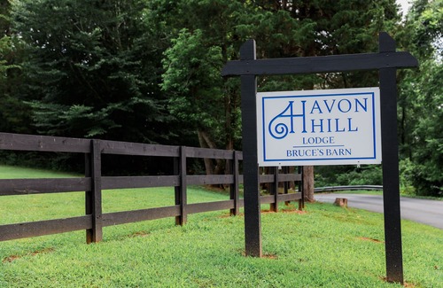 Schuyler House | Avon Hill: Private Pool + Mountain views + Rockfish River Fun!