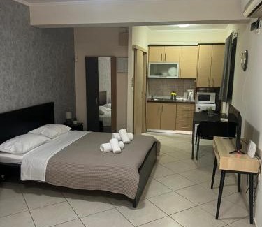 Markopoulon Apartment | AVR Airport Deluxe Suites 4 AIRPORT FREE SHUTLE