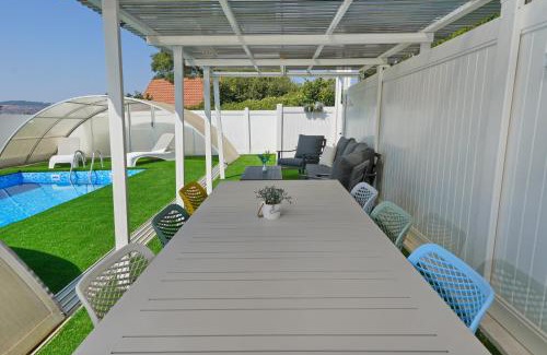 Manot Cabin | Avraham - בקתות מעל הואדי