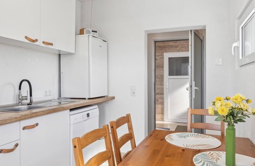 Ahrenshagen-Daskow Apartment | Awesome apartment in Ahrenshagen-Daskow