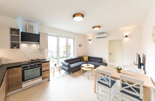 Kastel Novi Apartment | Awesome apartment in Kastel Novi