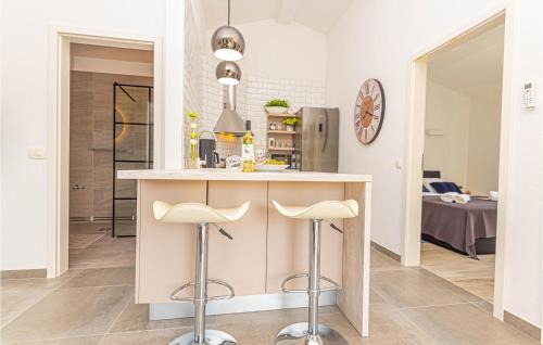 Bilice Apartment | Awesome Apartment In Bilice With Wifi