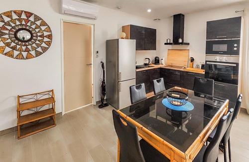 Narbonne Apartment | Awesome apartment in Narbonne with WiFi