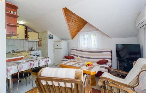 Pisak Apartment | Awesome Apartment In Pisak With Kitchen