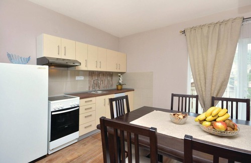 Srinjine Apartment | Awesome apartment in Srinjine with WiFi